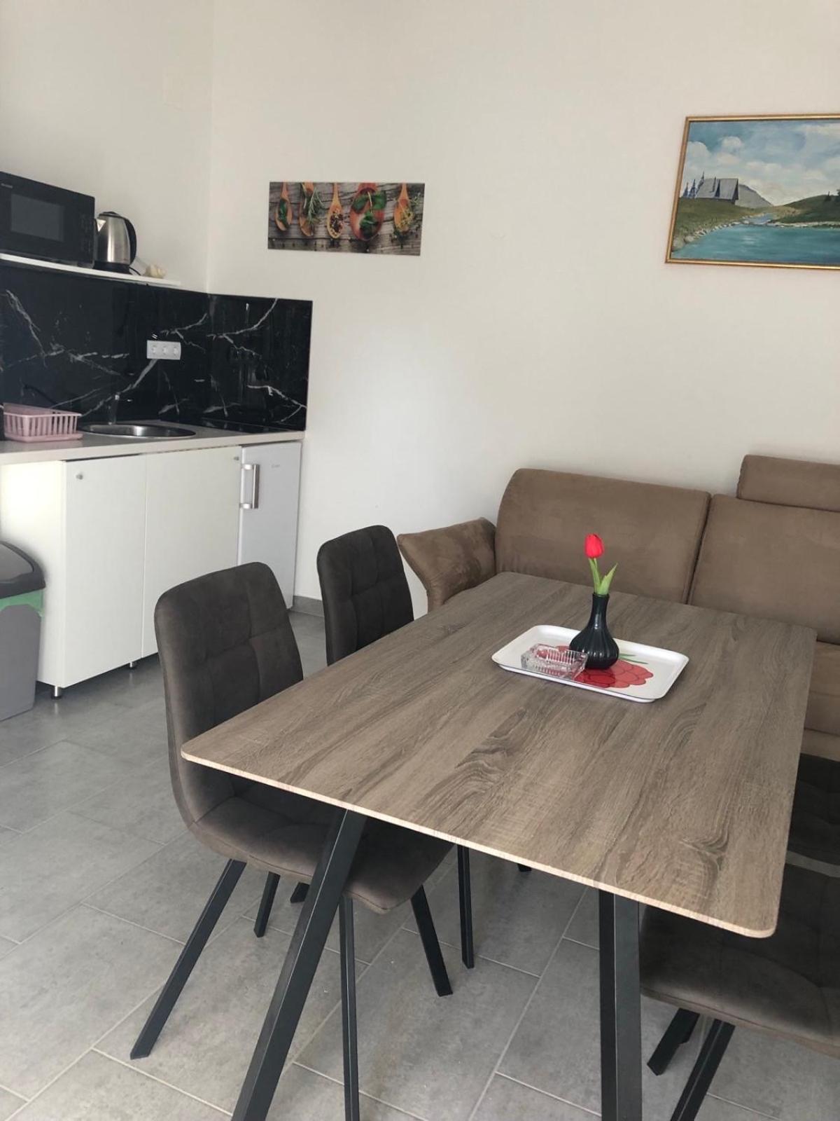 Apartmani Gavran Pirovac Exterior foto